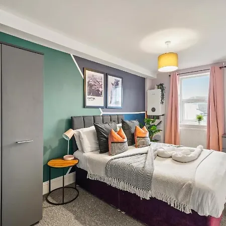 Stylish Penthouse - Private Rooftop Bristol