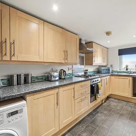 Stylish Penthouse - Private Rooftop *