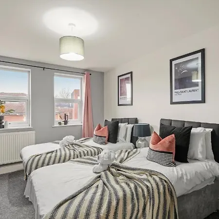 Stylish Penthouse - Private Rooftop