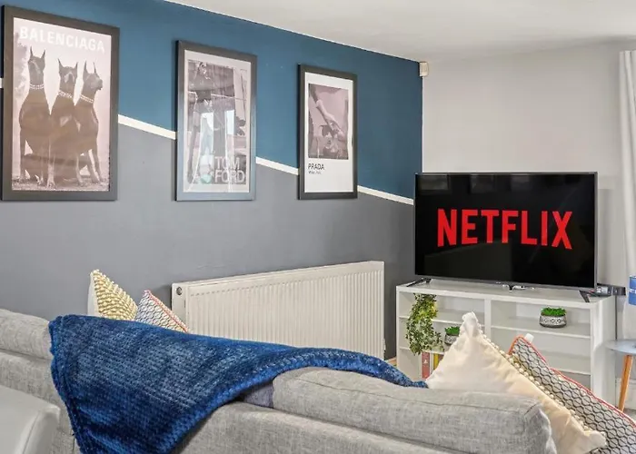 Stylish Penthouse - Private Rooftop Apartment