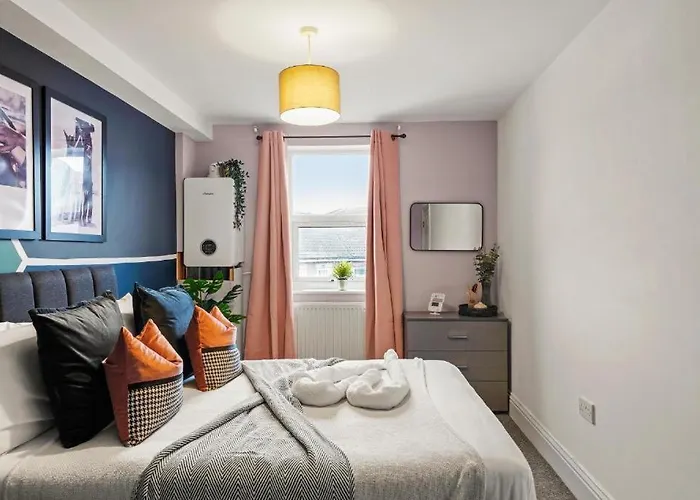 Stylish Penthouse - Private Rooftop Bristol