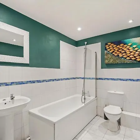 דירה Stylish Penthouse - Private Rooftop *